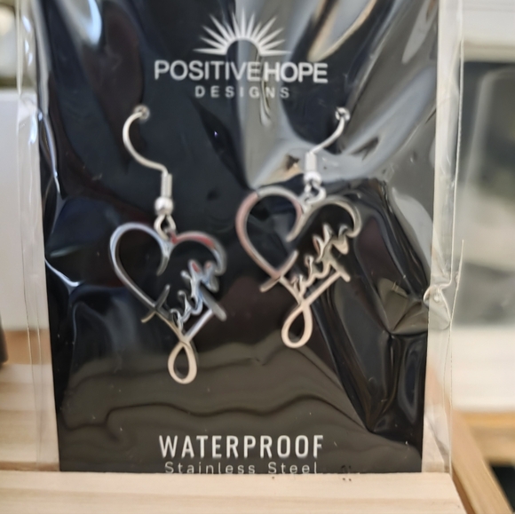 LIVE SHOW NOTIFICATION 🌹🌹🌹🌹🥀🥀🥀🥀🌹🌹🥀🥀🥀 Copper Rose. - Picture 9 of 11